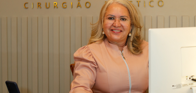 Espaço da clínica — recepção ou corredor.